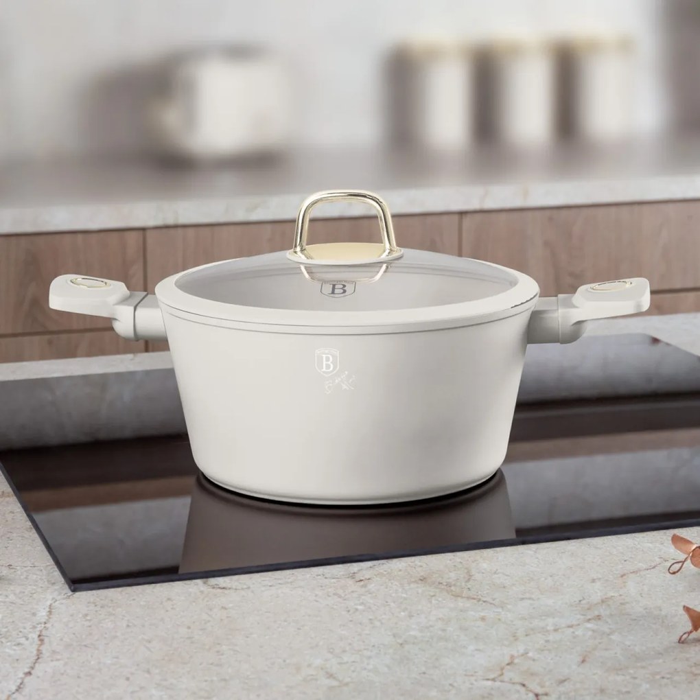 Oală cu capac 24 cm, 4.1L – Berlinger Haus Sahara Collection BH 8071, crem, antiaderentă cu titan, pentru supe și tocane