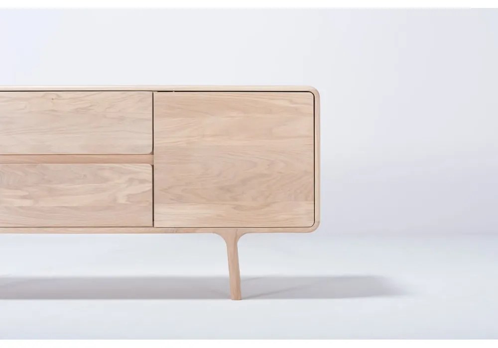 Comodă TV din lemn masiv de stejar Gazzda Fawn Natural