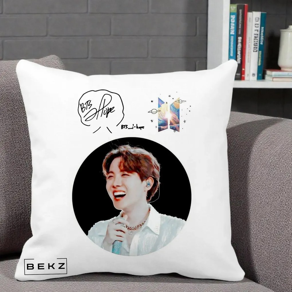 Perna Personalizata K-pop BTS J-Hope Portret cu Autograf, 40x40 cm, Alba Mata, Husa Detasabila, Perna Inclusa, BEKZ®