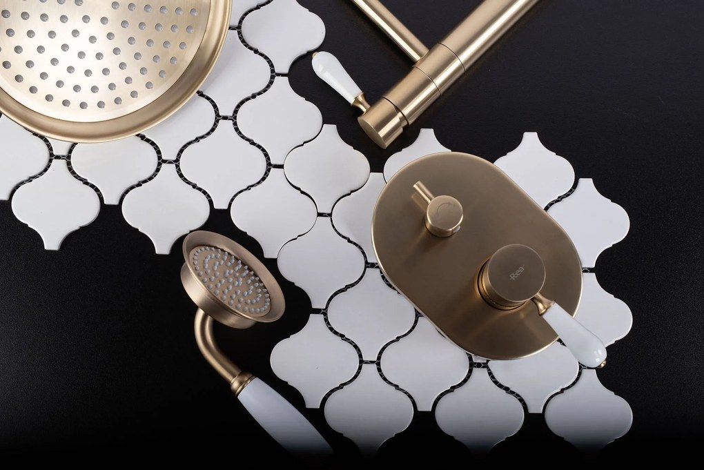 Baterie pentru baie Rea Serra Brush Gold high
