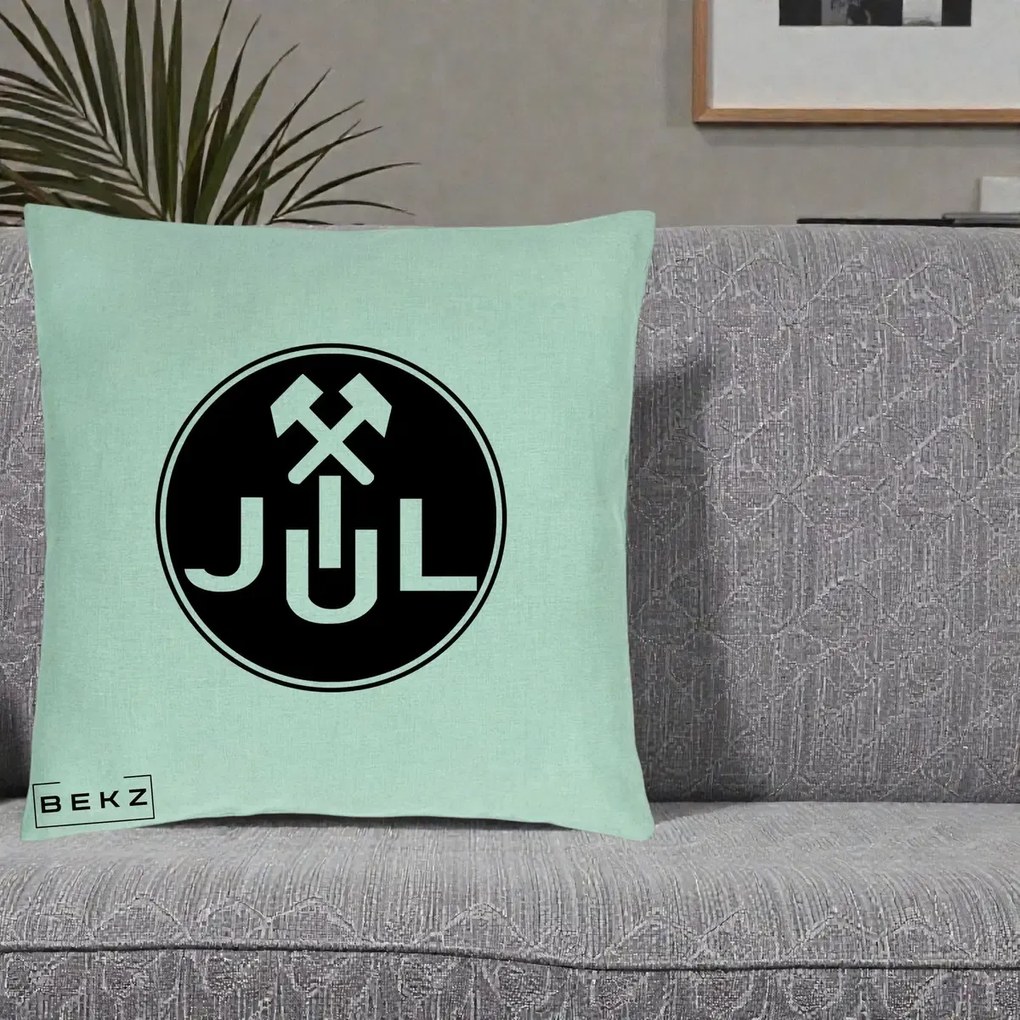 Perna Personalizata JUL Jiul Lupeni Fotbal, 40x40 cm, Verde Menta, Husa Detasabila, Perna Inclusa, BEKZ®