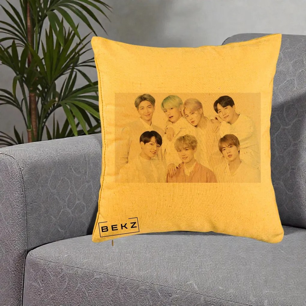 Perna Personalizata K-pop BTS Foto Grup Landscape Pastel, 40x40 cm, Galben, Husa Detasabila, Perna Inclusa, BEKZ®