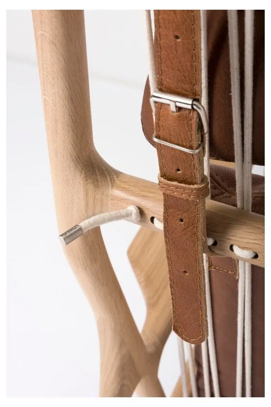 Fotoliu cu structură din lemn masiv de stejar şi șezut din piele bivol Gazzda Dedo, maro cognac