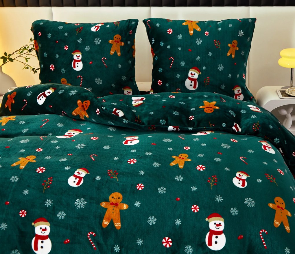 Lenjerie de pat cu microplus SNOWMAN AND GINGERBREAD verde Dimensiune lenjerie de pat: 70 x 90 cm | 140 x 200 cm