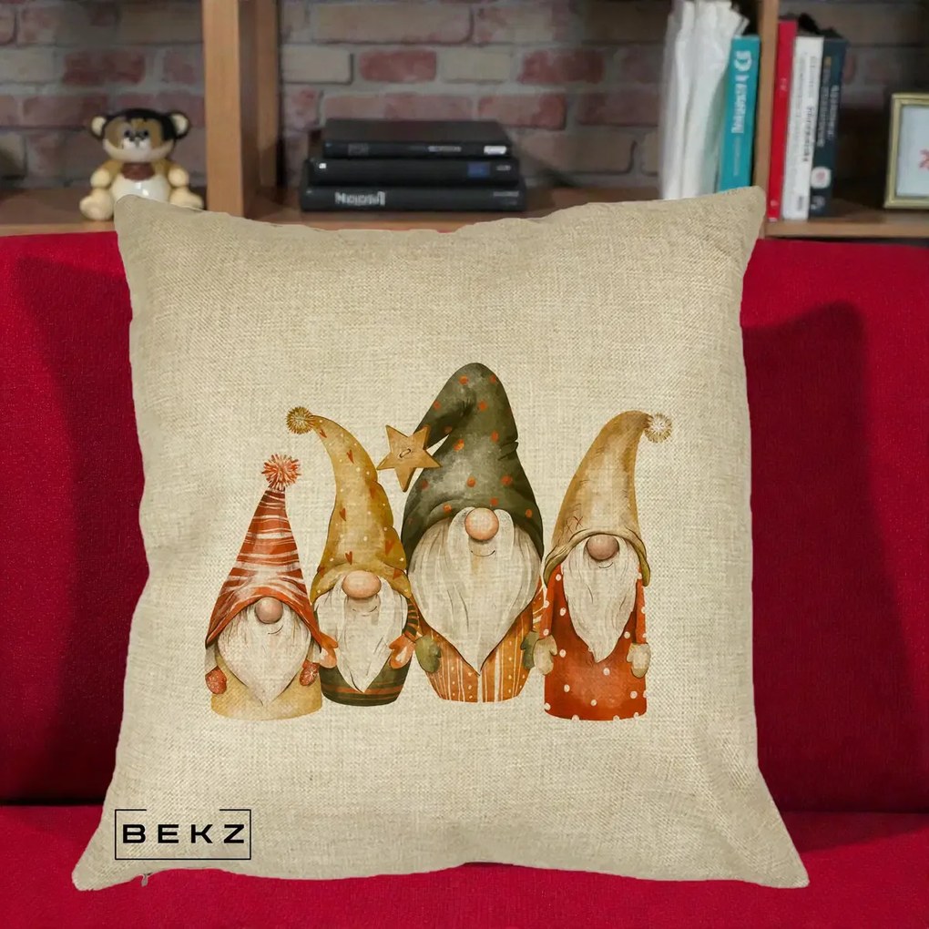 Perna Decorativa Gnomi de Craciun Patru, 40x40 cm, Crem, Husa Detasabila, Perna Inclusa, BEKZ®
