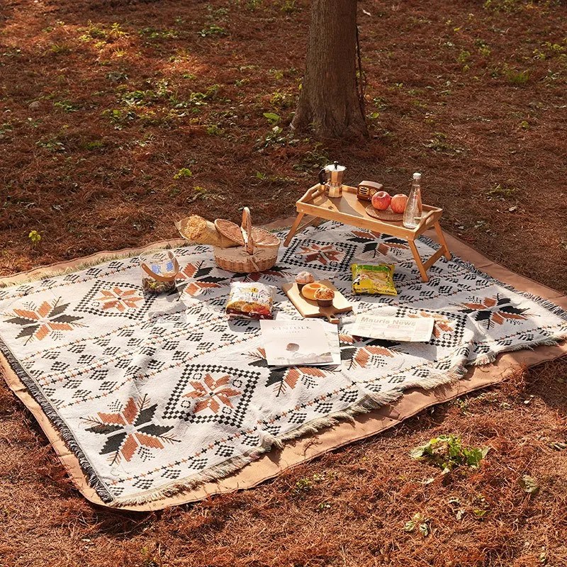 Pătură de picnic în stil BOHO cu motiv aztec 130 x 180 cm