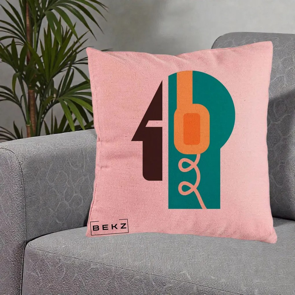 Perna Personalizata Retro Casti Muzicale, 40x40 cm, Roz, Husa Detasabila, Perna Inclusa, BEKZ®
