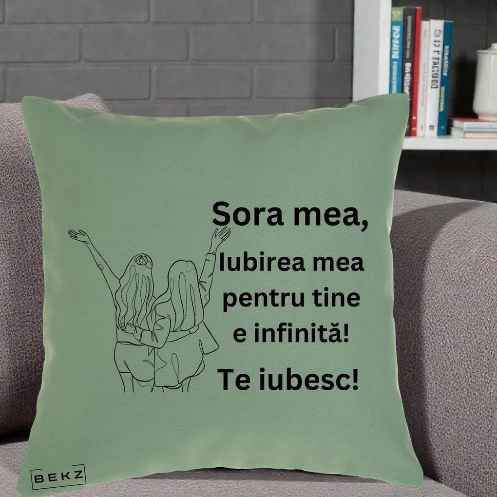 Cadou pentru Sora - Perna Personalizata Sora Mea Te Iubesc Line Art Doua Fete cu Brate Ridicate, 40x40 cm, Verde, Husa Detasabila, Perna Inclusa, BEKZ®