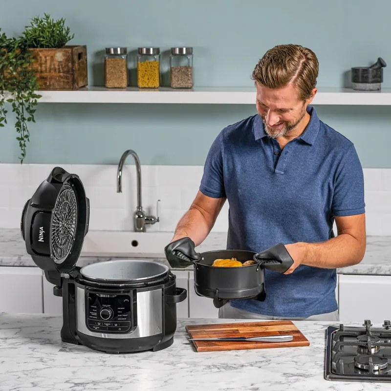 Multicooker sub presiune Ninja Foodi OP350FR, 1400 W, 6 Л, 9 programe, 40-200°C, TenderCrisp®, Acoperire ceramica, Mentinerea caldurii, Pui întreg, Negru/inoxidabil