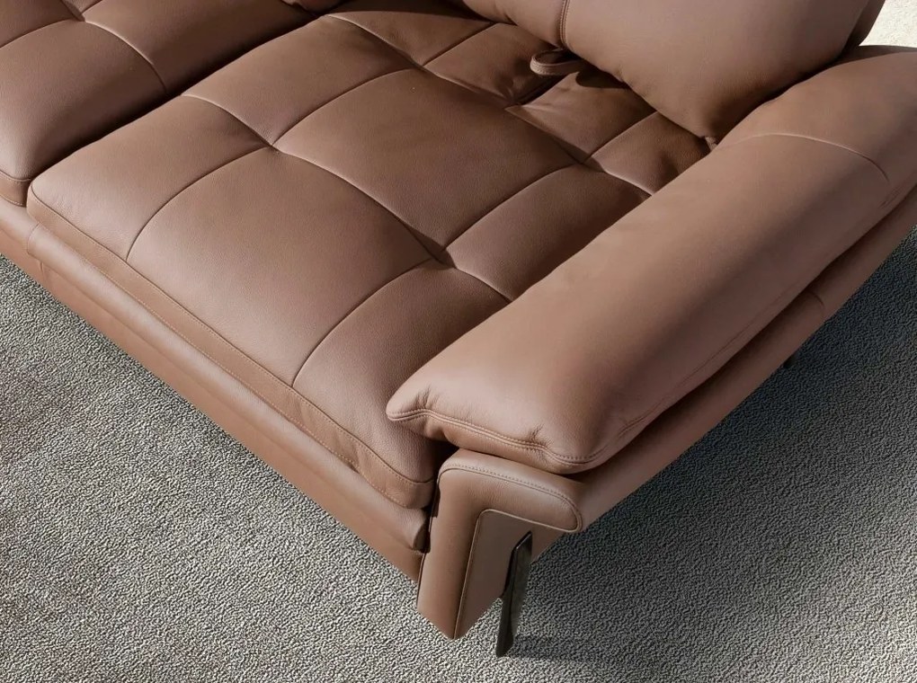 Canapea 3 locuri, tapitata cu piele naturala, spatar rabatabil Maro