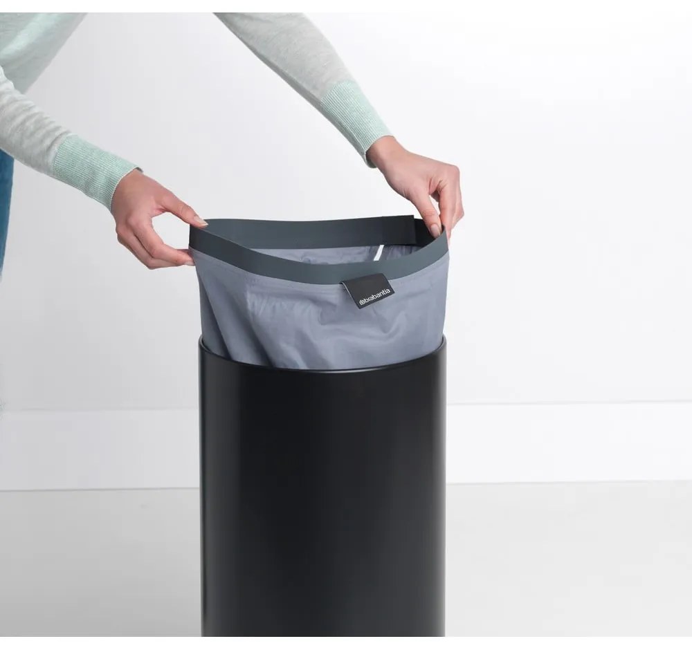 Coș de rufe negru mat din metal 35 l – Brabantia
