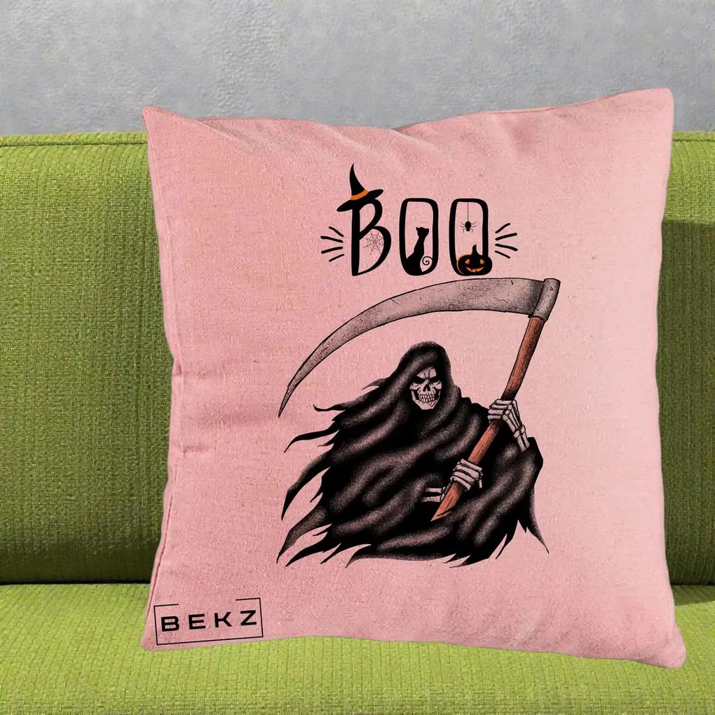 Perna Decorativa Halloween Boo Grim Reaper cu Coasa, 40x40 cm, Roz, Husa Detasabila, Perna Inclusa, BEKZ®