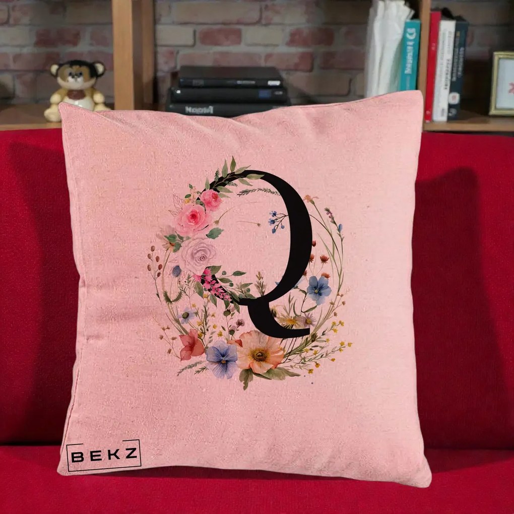 Cadou Personalizat - Perna Personalizata Monogram Litera Q cu Flori Acuarela, 40x40 cm, Roz, Husa Detasabila, Perna Inclusa, BEKZ®
