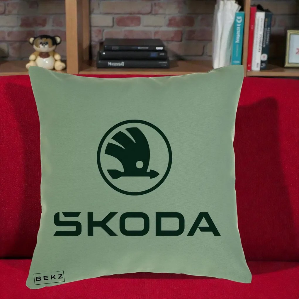 Perna Personalizata cu emblema Skoda, 40x40 cm, Verde, Husa Detasabila, Perna Inclusa, BEKZ®