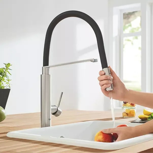 Baterie bucatarie cu pipa flexibila Grohe Concetto crom periat Supersteel