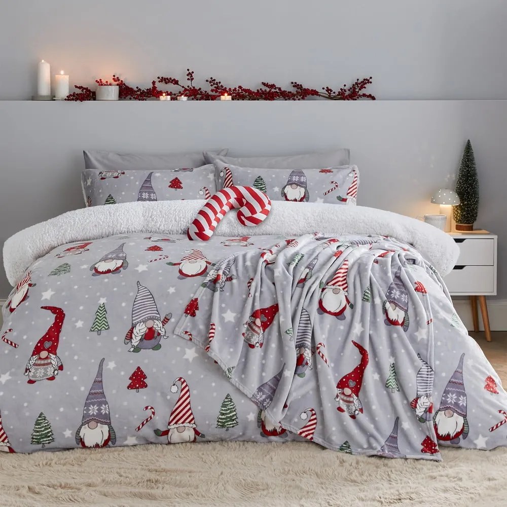 Lenjerie de pat gri din micropluș/cocolino pentru pat dublu, extinsă 230x220 cm Festive Gnomes – Catherine Lansfield