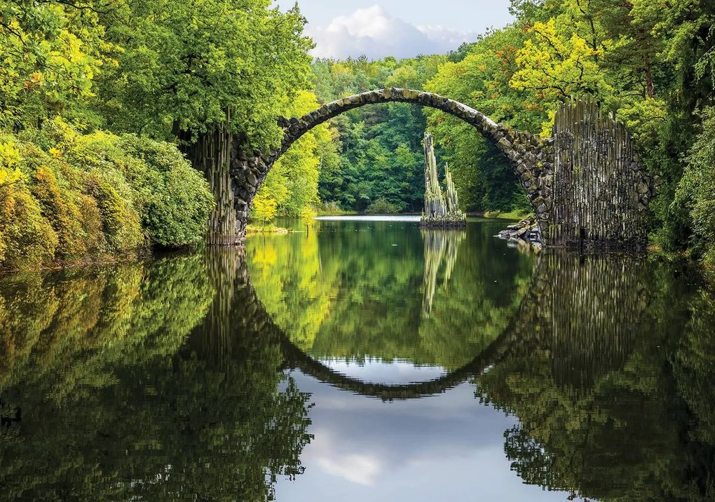 Fototapet - Pod - reflexie (152,5x104 cm)