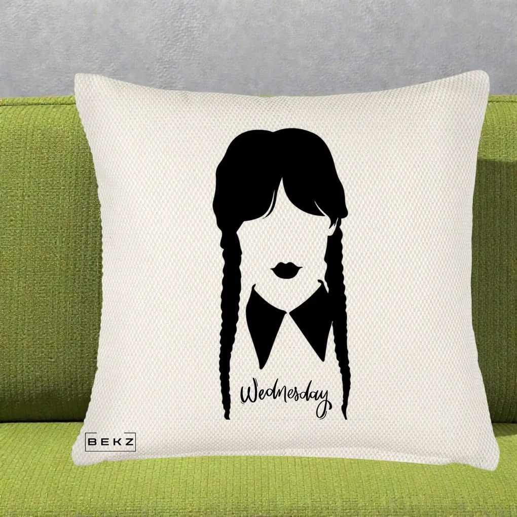 Perna Personalizata Wednesday Addams Silueta Alb-Negru, 40x40 cm, Crem Reliefat, Husa Detasabila, Perna Inclusa, BEKZ®