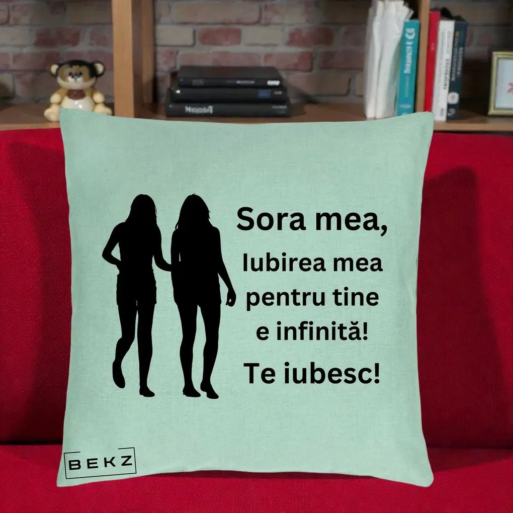 Cadou pentru Sora - Perna Personalizata Sora Mea Te Iubesc Siluete Negre Tinand Maini, 40x40 cm, Verde Menta, Husa Detasabila, Perna Inclusa, BEKZ®