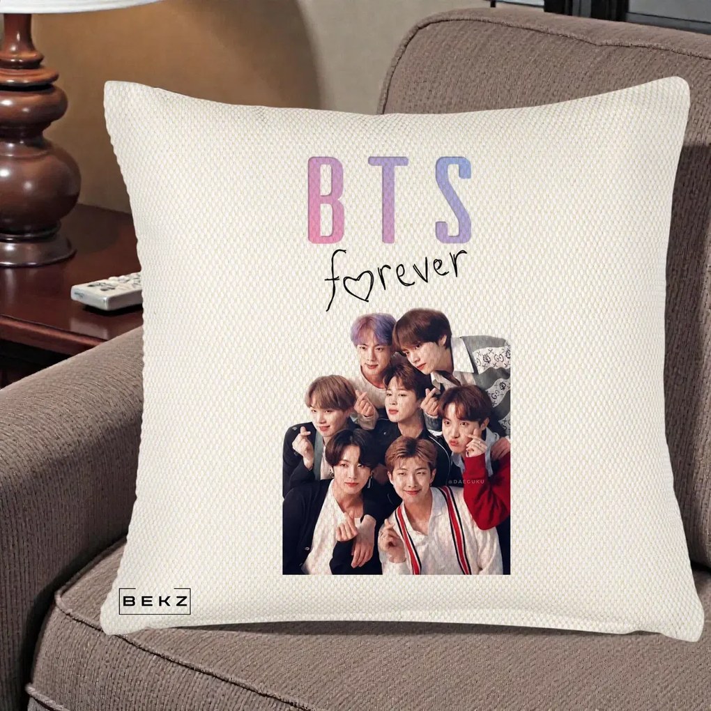 Perna Personalizata K-pop BTS Forever cu Foto Grup Negru, 40x40 cm, Crem Reliefat, Husa Detasabila, Perna Inclusa, BEKZ®