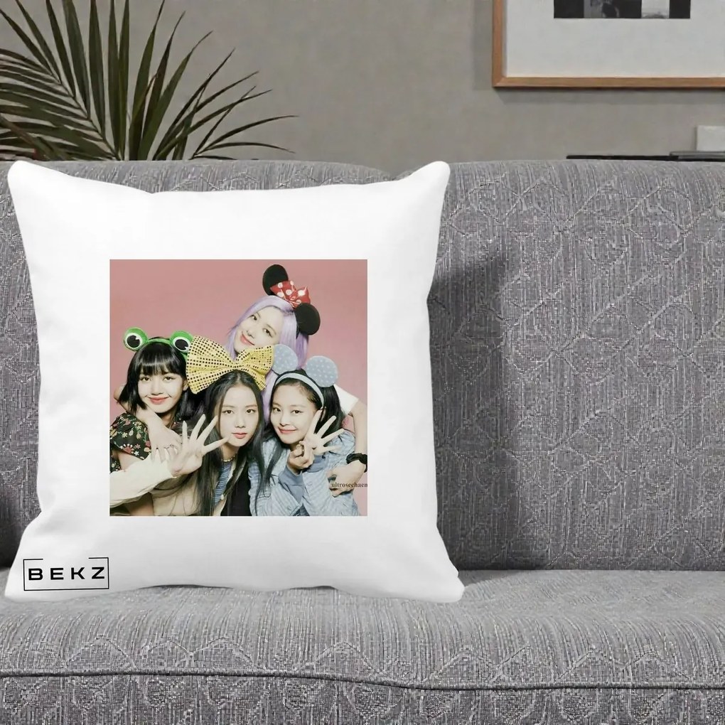 Perna Personalizata K-pop BLACKPINK Accesorii Haioase, 40x40 cm, Alba Mata, Husa Detasabila, Perna Inclusa, BEKZ®