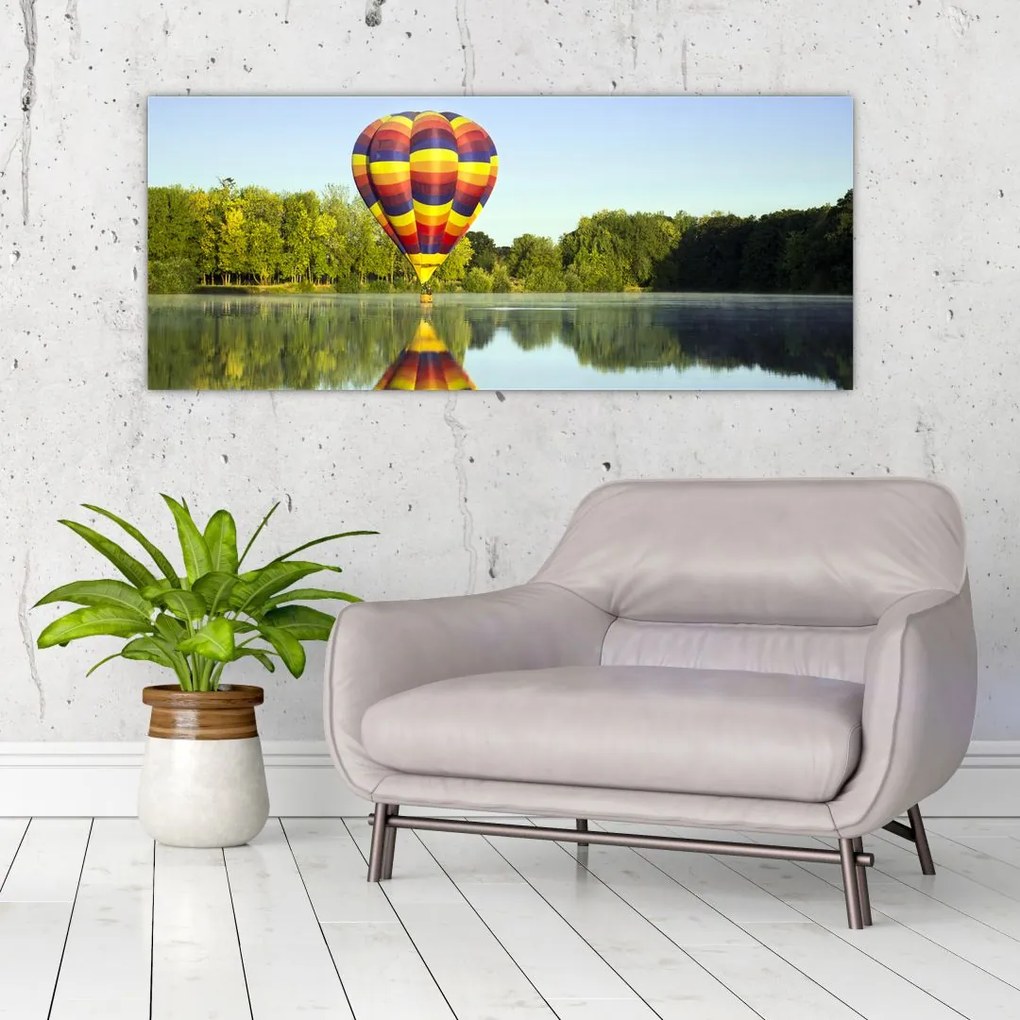 Tablou cu balon cu aer cald pe un lac (120x50 cm)