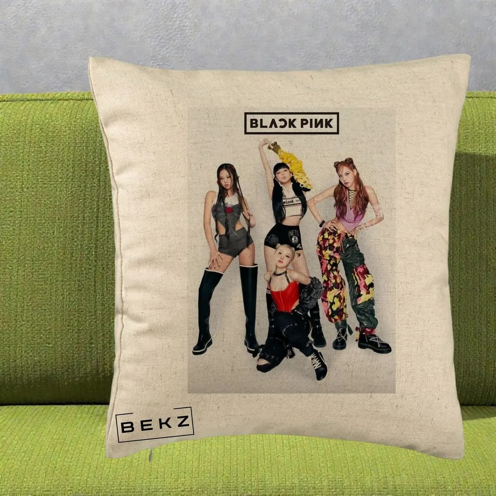 Perna Personalizata K-pop BLACKPINK Fotografie Grup Tinute Edgy, 40x40 cm, Bej, Husa Detasabila, Perna Inclusa, BEKZ®