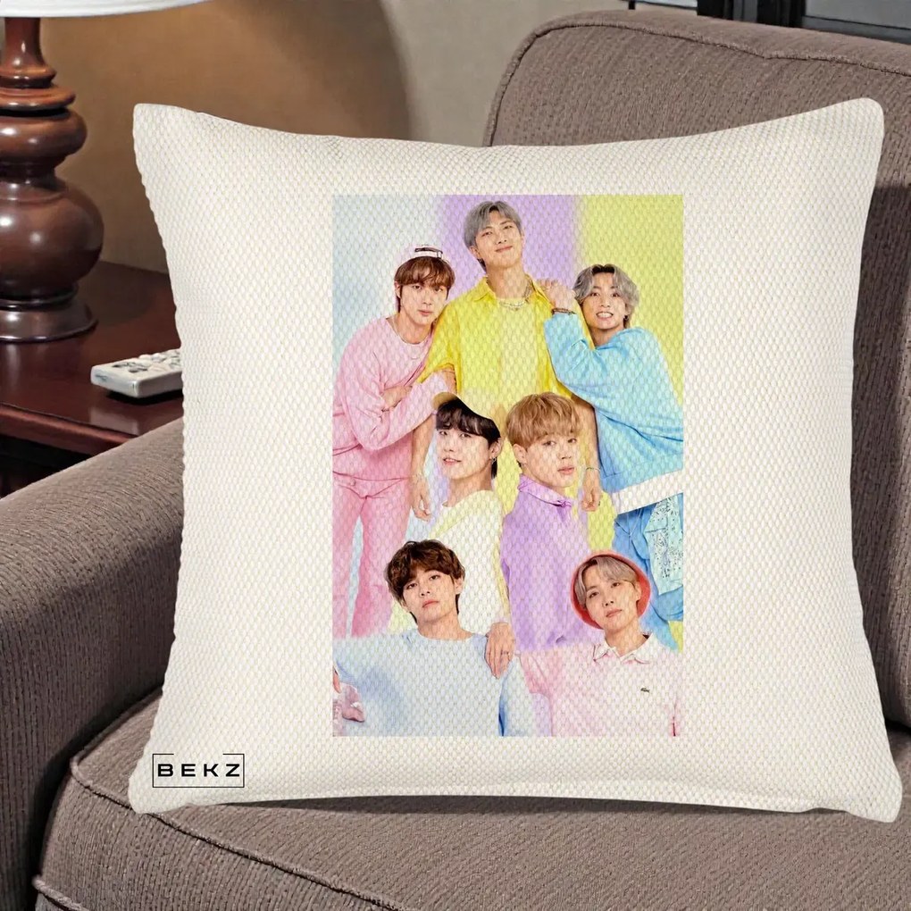 Perna Personalizata K-pop BTS Foto Grup Pastel Colorat cu 7 Membrii, 40x40 cm, Crem Reliefat, Husa Detasabila, Perna Inclusa, BEKZ®