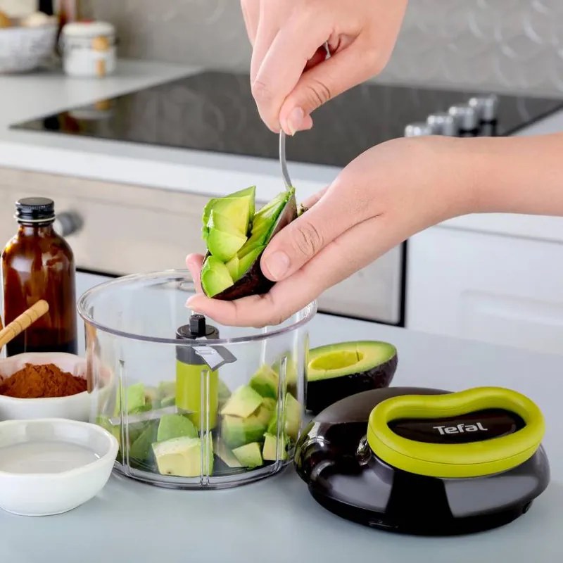 Tocator manual cu funie,Tefal K1320404 0,9 L, Mecanism automat de retragere a funiei, 2 lame otel, blocare capac, negru/verde