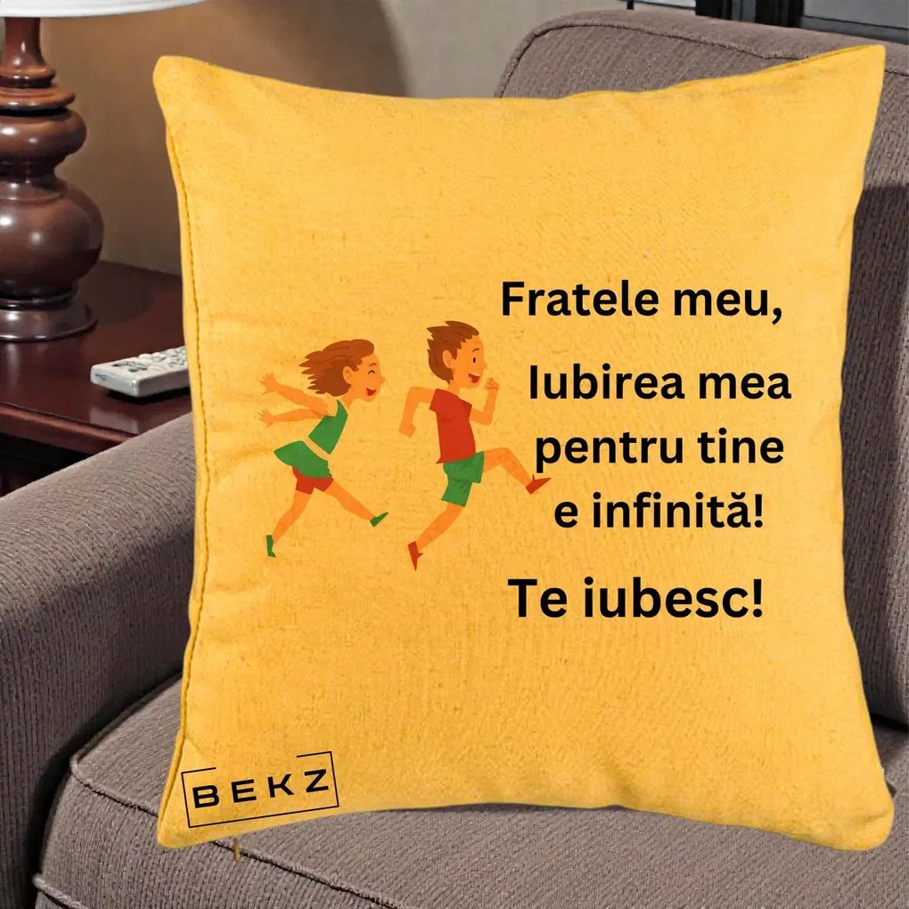 Cadou pentru Frate - Perna Personalizata Fratele Meu Te Iubesc Copii Alergand Colorat, 40x40 cm, Galben, Husa Detasabila, Perna Inclusa, BEKZ®