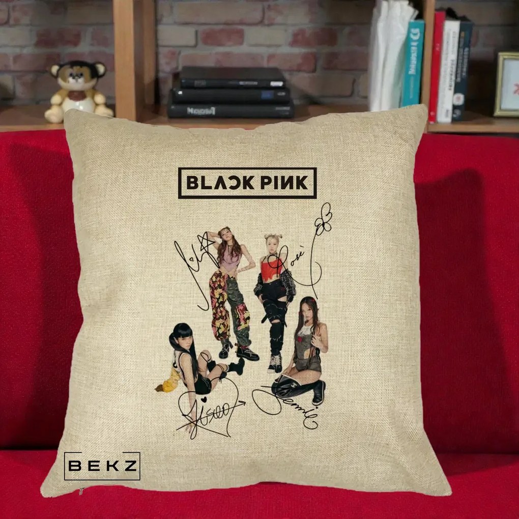 Perna Personalizata K-pop BLACKPINK Fotografie Grup Autografe Toate Membre, 40x40 cm, Crem, Husa Detasabila, Perna Inclusa, BEKZ®