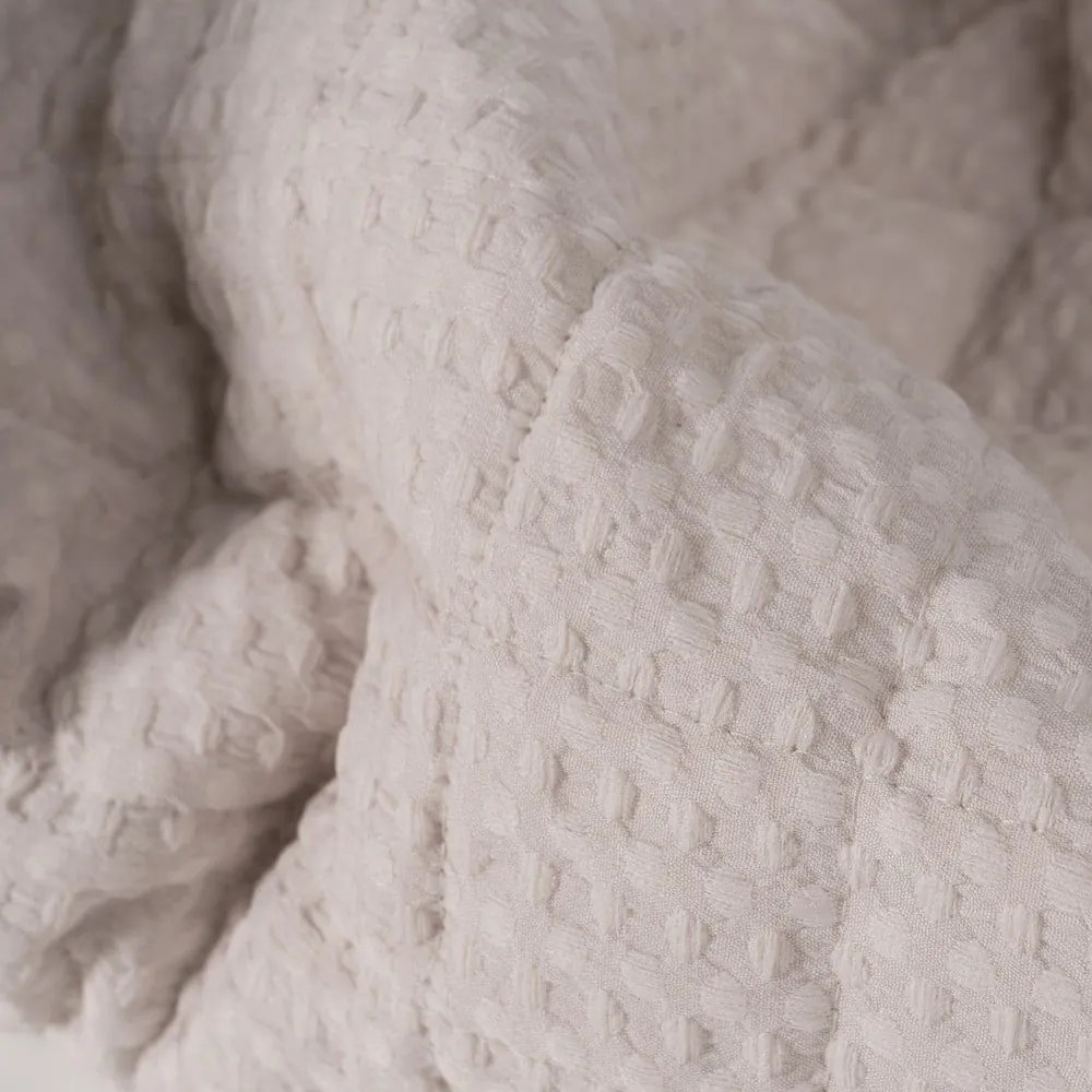 Cuvertură bej matlasată 240x260 cm – Ixia