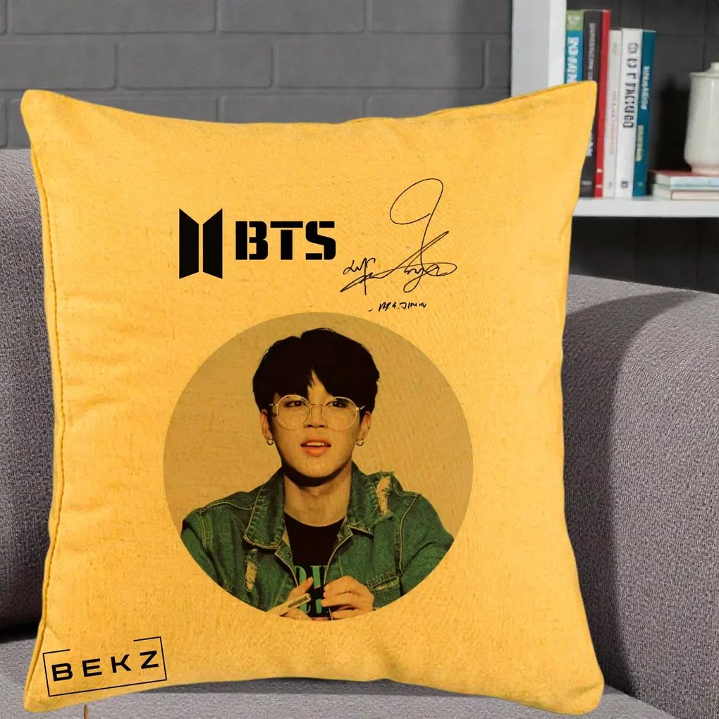Perna Personalizata K-pop BTS Jimin Portret Cerc Autograf Geaca, 40x40 cm, Galben, Husa Detasabila, Perna Inclusa, BEKZ®