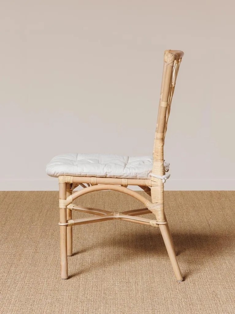 Scaun dining bej din rattan cu perna Crosses