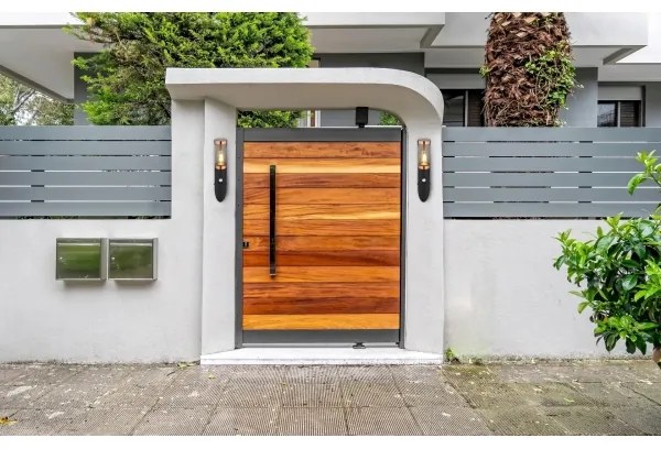 Aplică de exterior cu senzor Globo 3157BCS BOSTON 1xE27/15W/230V IP44 negru/cupru