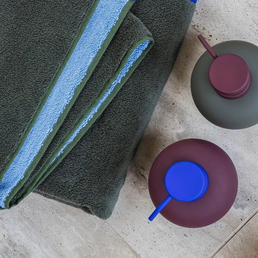 Prosop verde închis/albastru din bumbac organic din frotir 70x133 cm Soft – Mette Ditmer Denmark