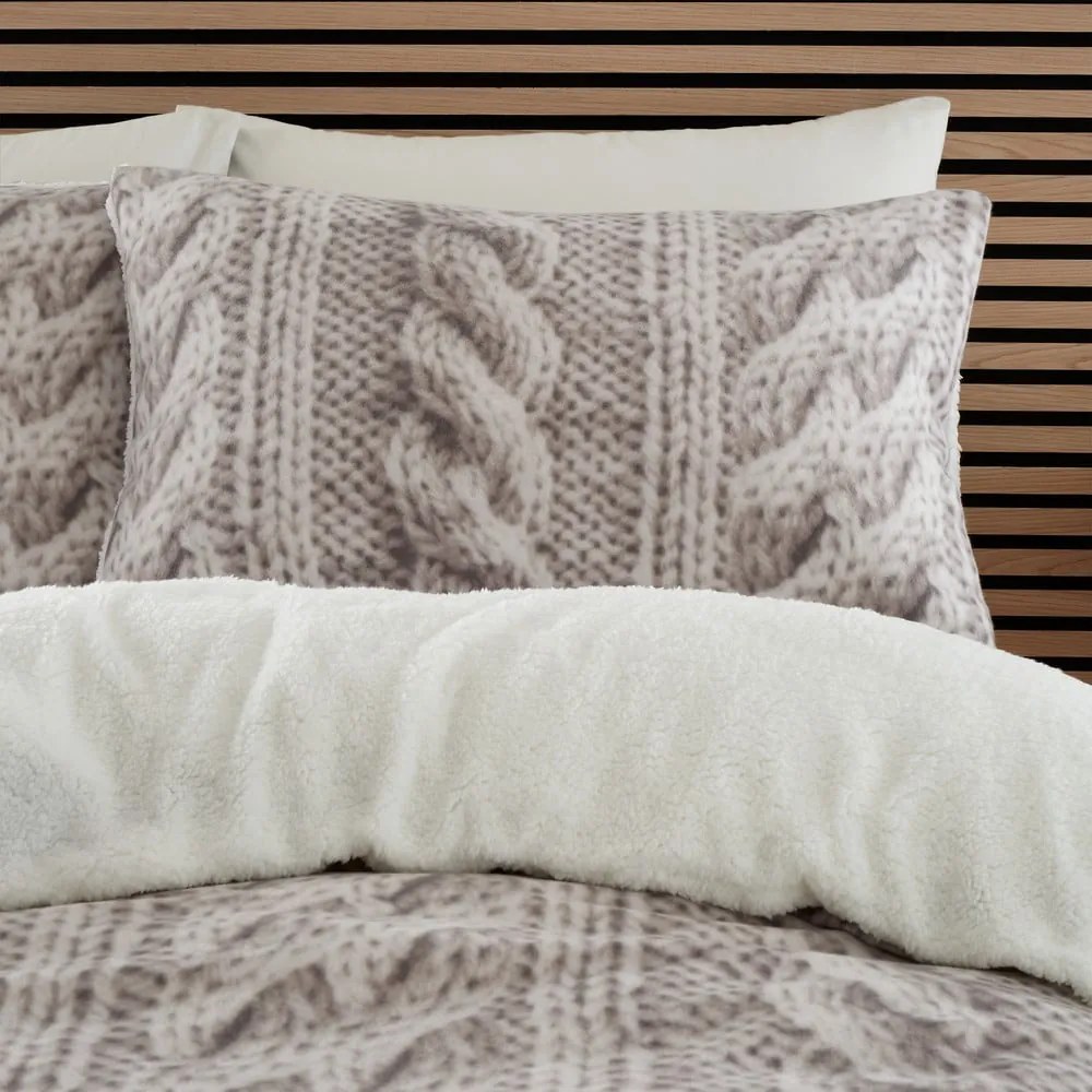 Lenjerie de pat bej din micropluș pentru pat dublu-extinsă 230x220 cm Cable Knit – Catherine Lansfield