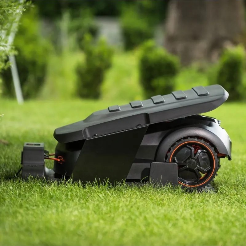 Resigilat: Robot de tuns iarba NAC RLM1500G2-NG, 1500M2, 28V, Li-Ion 4.0Ah, Negru/portocaliu