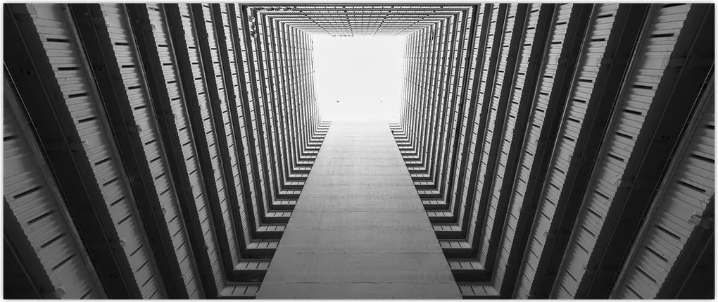 Tablou - Clădire înaltă (120x50 cm)