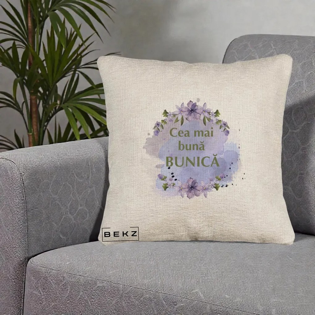 Cadou pentru Bunica - Perna Personalizata Cea Mai Buna Bunica Flori Mov Acuarela Auriu, 40x40 cm, Bej Canapea, Husa Detasabila, Perna Inclusa, BEKZ®