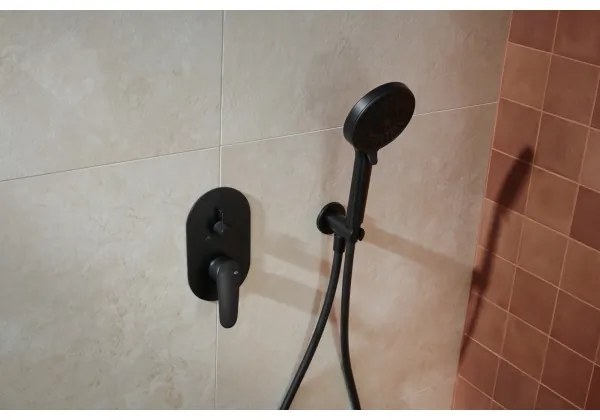 KFA Armatura 5559-501-81 Set duș OTAVA cu baterie incastrată, negru mat