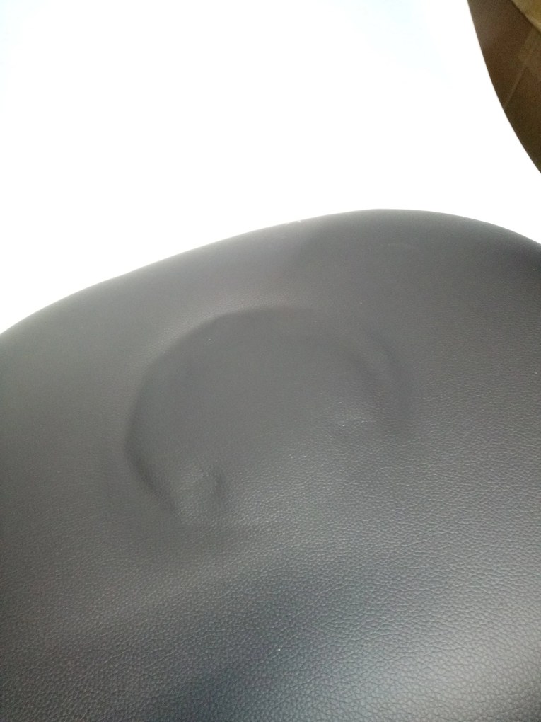 Reducere Scaun alb-negru BALI MARK cu picioare negre, calitatea a II-a
