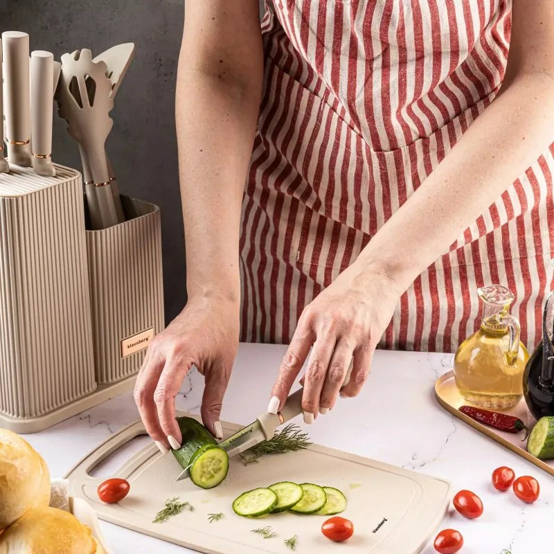 Set cutite si ustensile Klausberg KB 7935, Tocator si suport, 12 piese, Bej