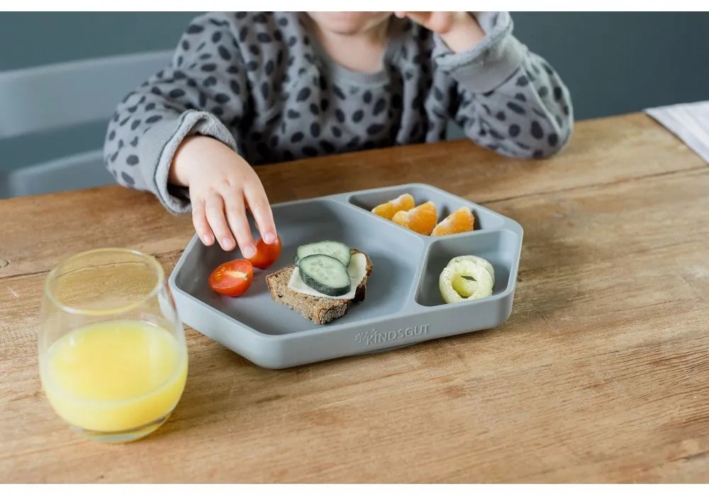 Farfurie pentru copii gri din silicon 16x25 cm – Kindsgut