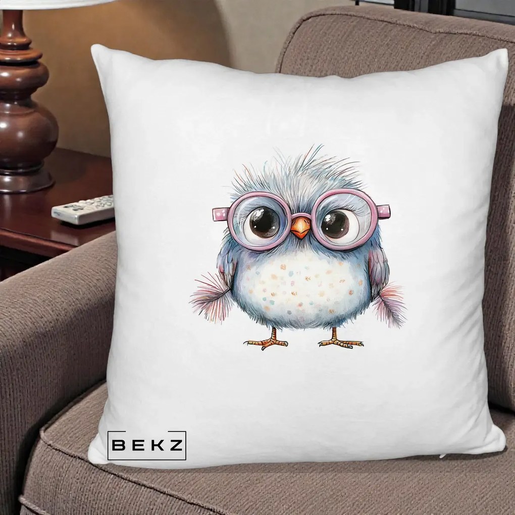 Perna Decorativa Pui Pufos cu Ochelari Roz, 40x40 cm, Alb Pufos, Husa Detasabila, Perna Inclusa, BEKZ®
