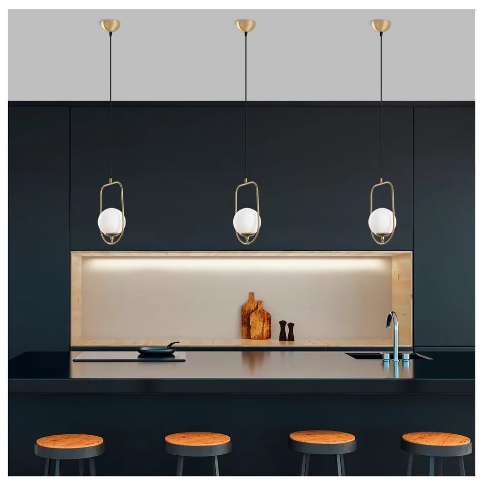 Lustră aurie cu abajur din sticlă Skew – Opviq lights