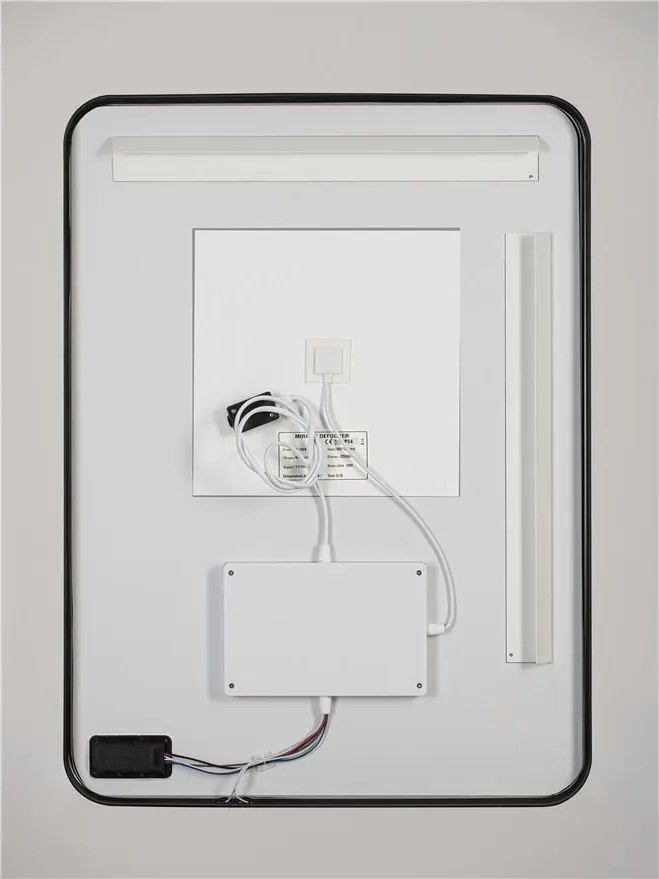 Oglinda cu iluminat LED pentru baie IP44 SINIA 60x80cm