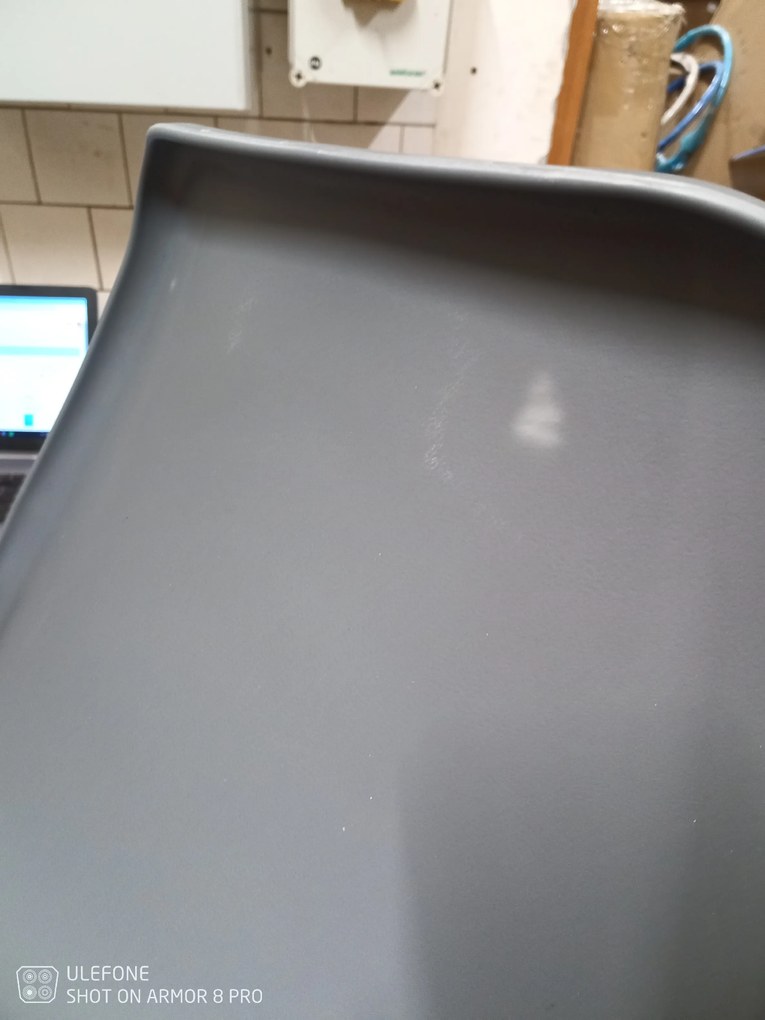 Oferta Scaun gri deschis BALI MARK cu picioare din lemn de fag II. calitate