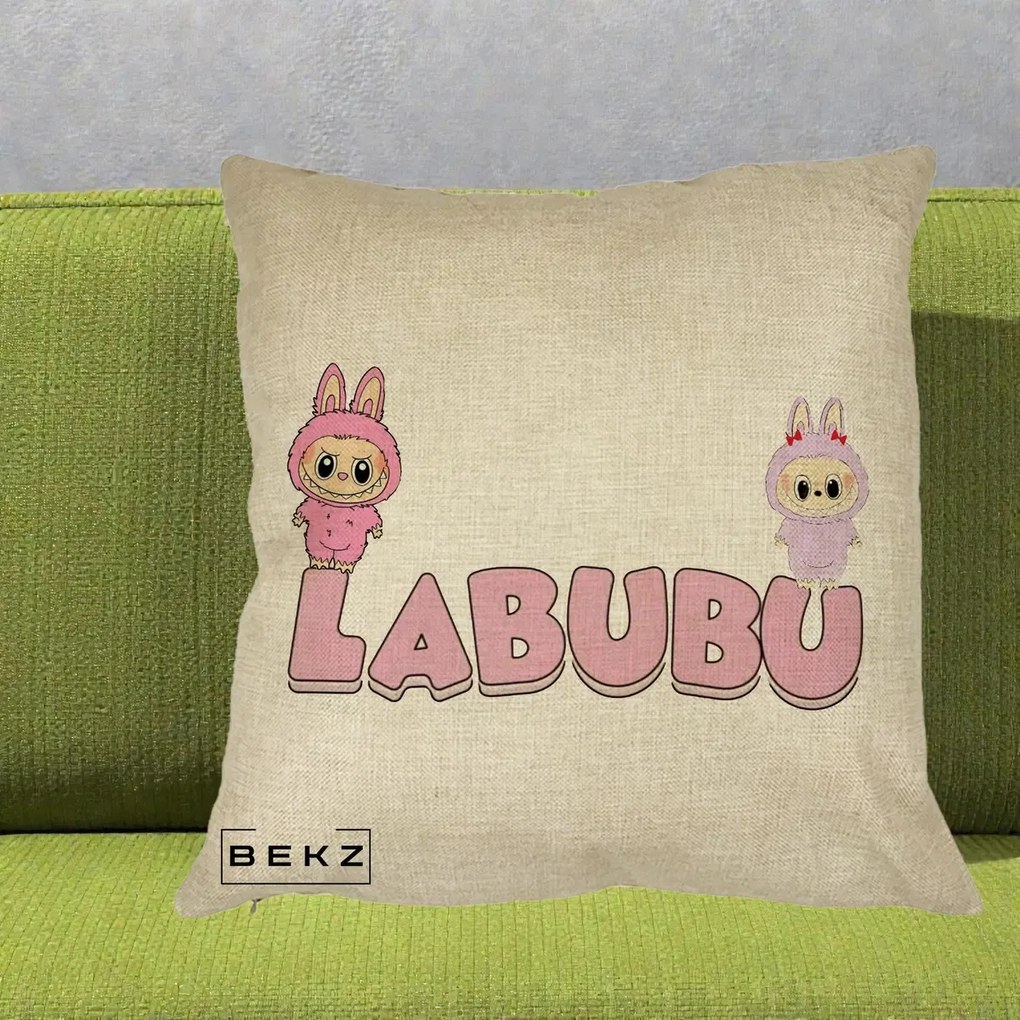 Perna Personalizata Labubu Duo Roz-Lila cu Text, 40x40 cm, Crem, Husa Detasabila, Perna Inclusa, BEKZ®