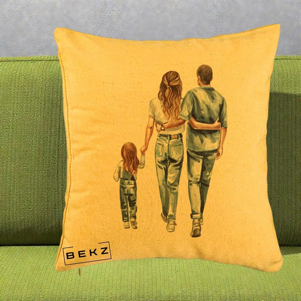 Cadou pentru Familie - Perna Personalizata Familie Acuarela Jeans, 40x40 cm, Galben, Husa Detasabila, Perna Inclusa, BEKZ®